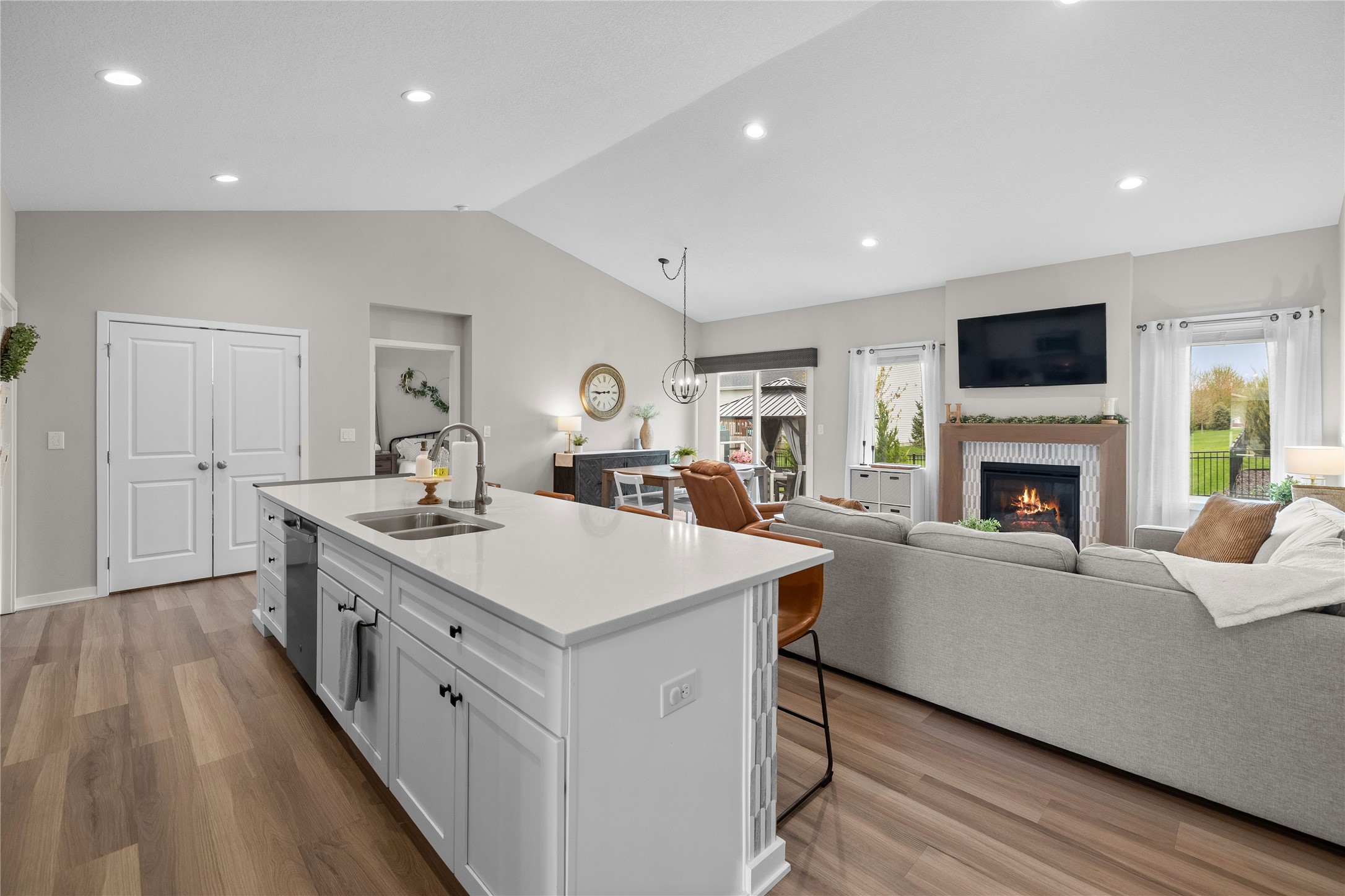 2909 SW Pleasant Street