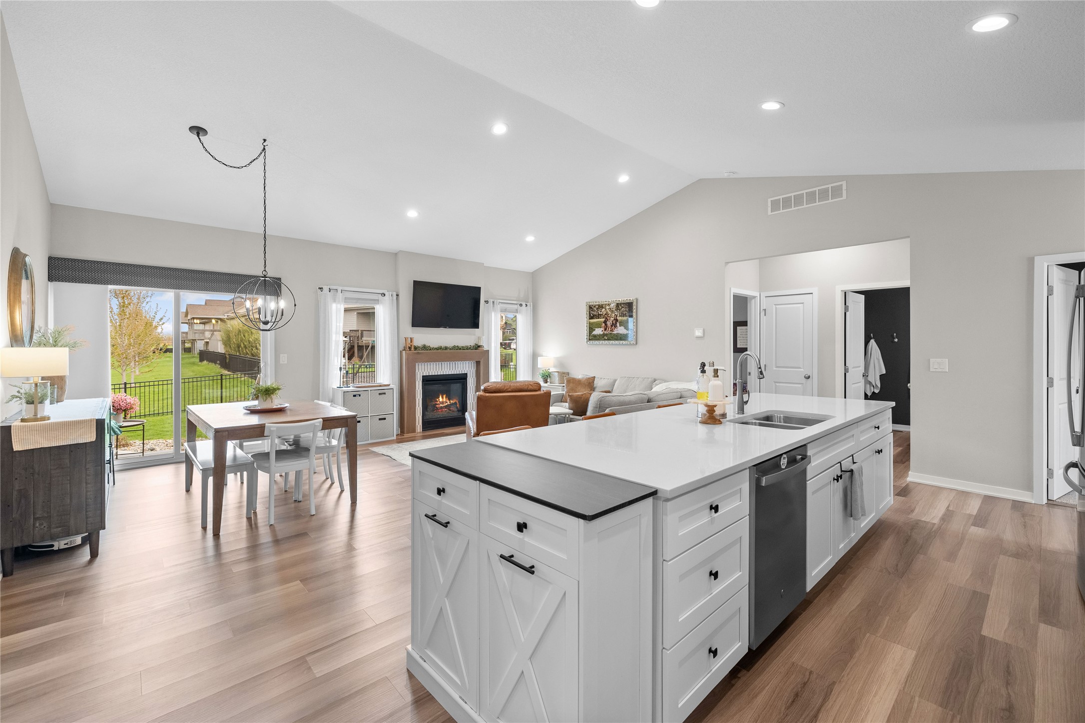 2909 SW Pleasant Street