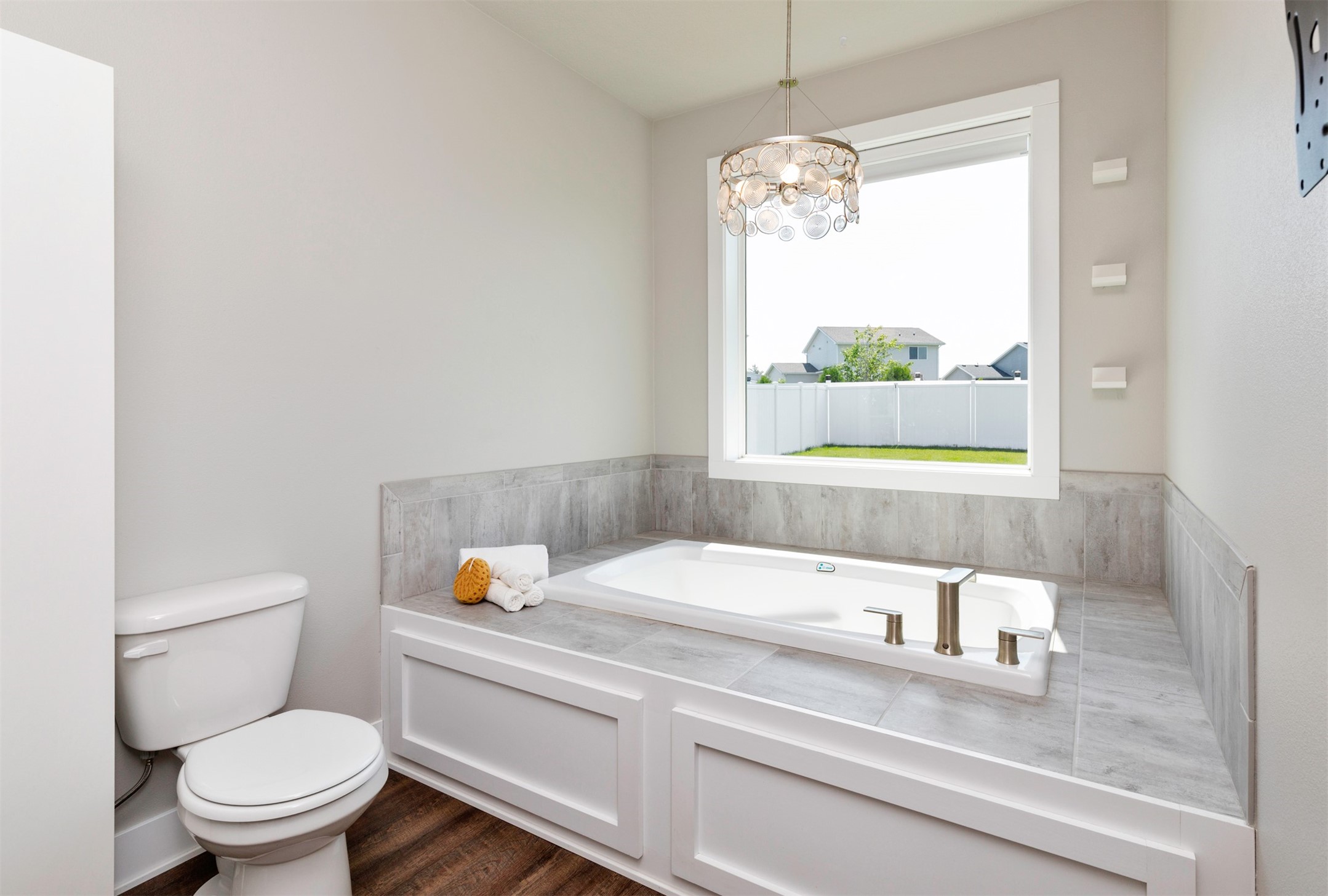 315 NW Gracewood Drive