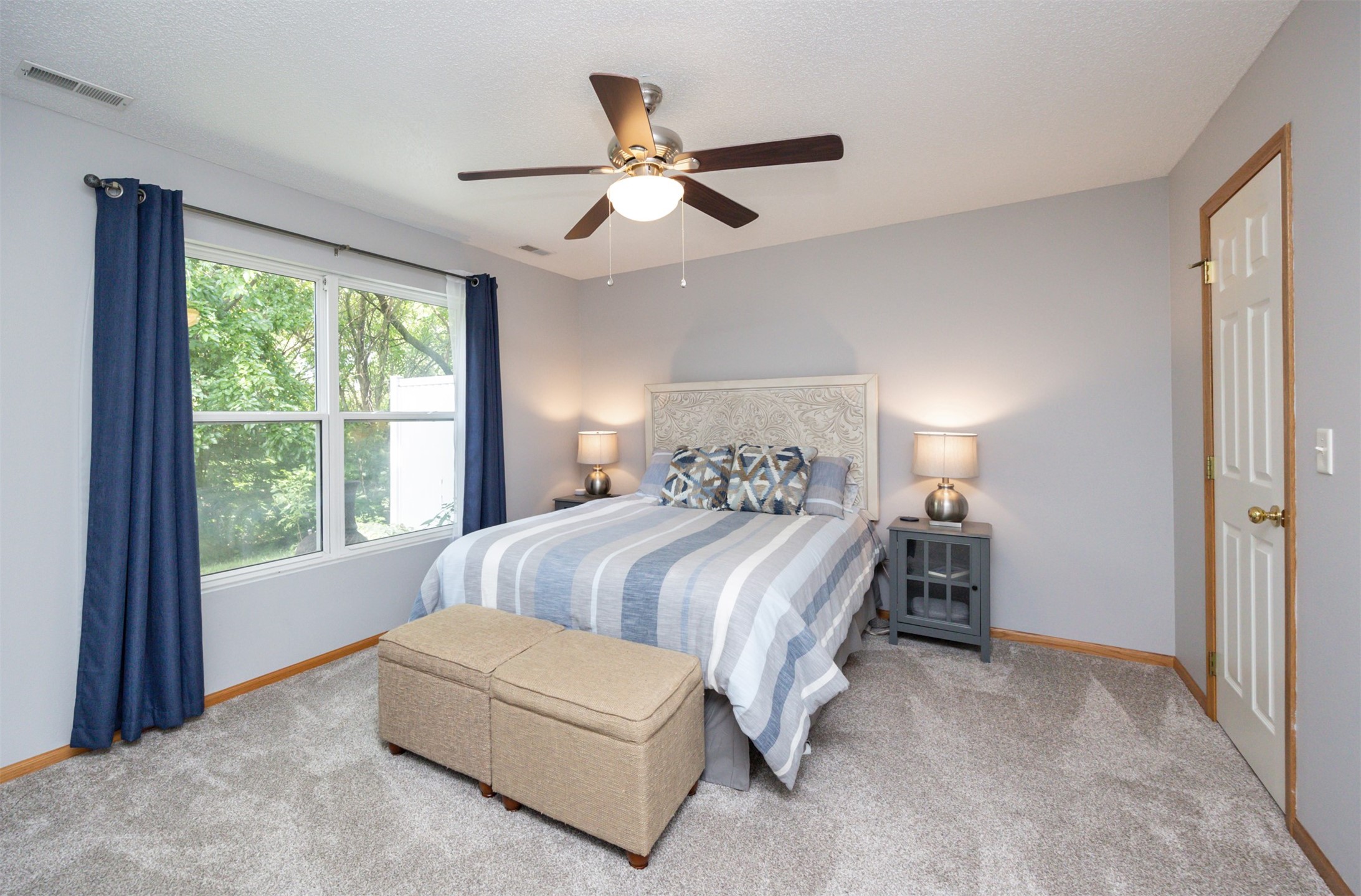 1121 NW Prairie Ridge Drive