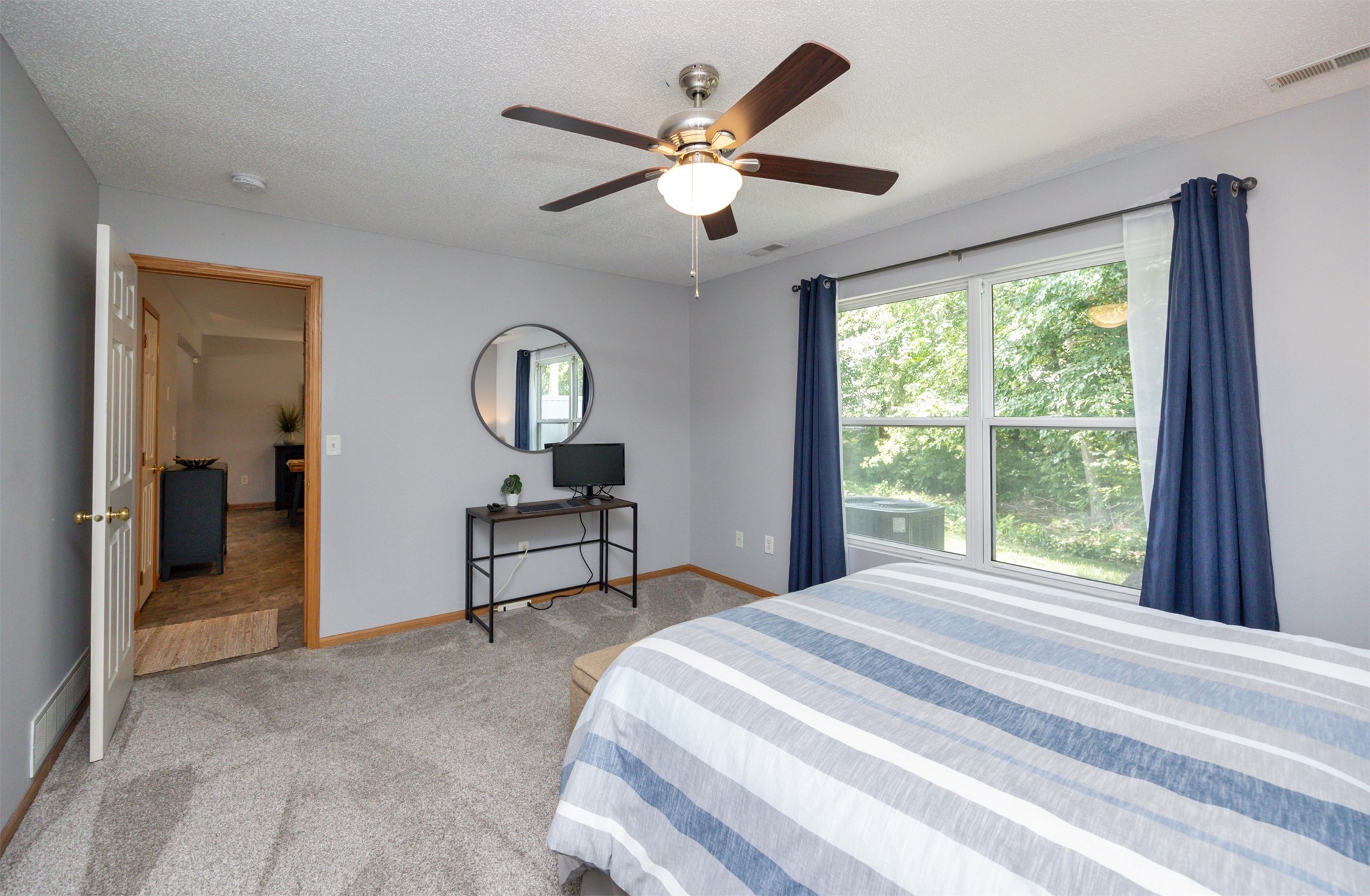 1121 NW Prairie Ridge Drive