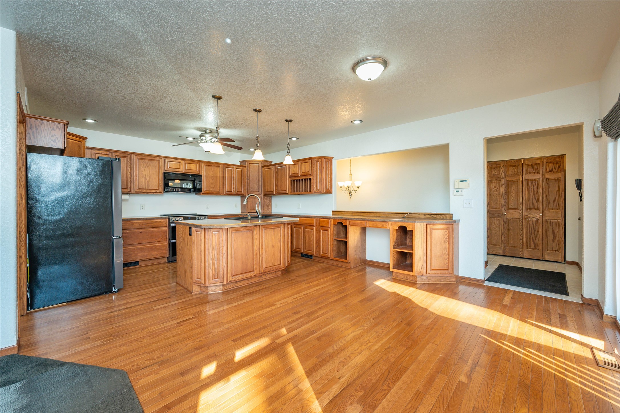 807 E 23rd Court