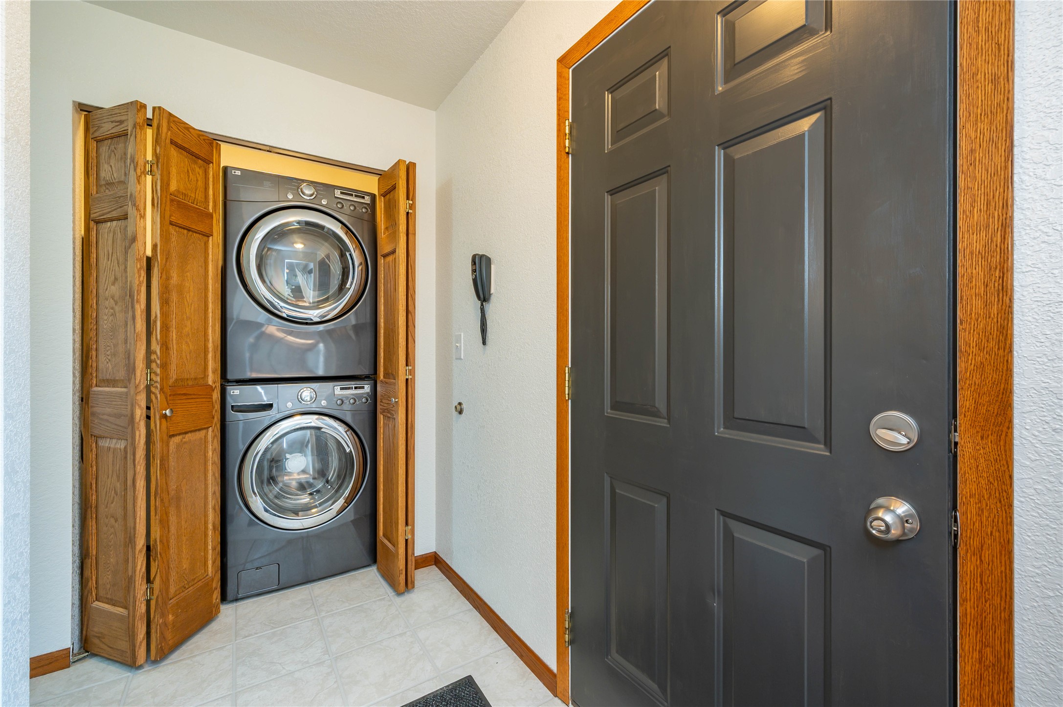 807 E 23rd Court