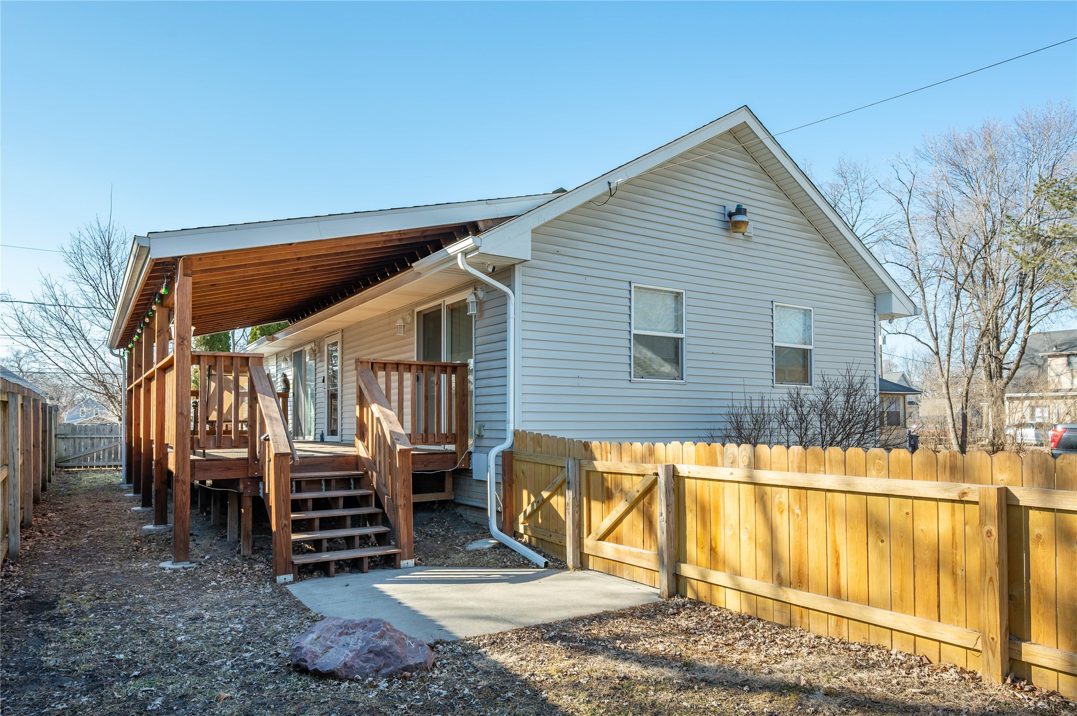 807 E 23rd Court