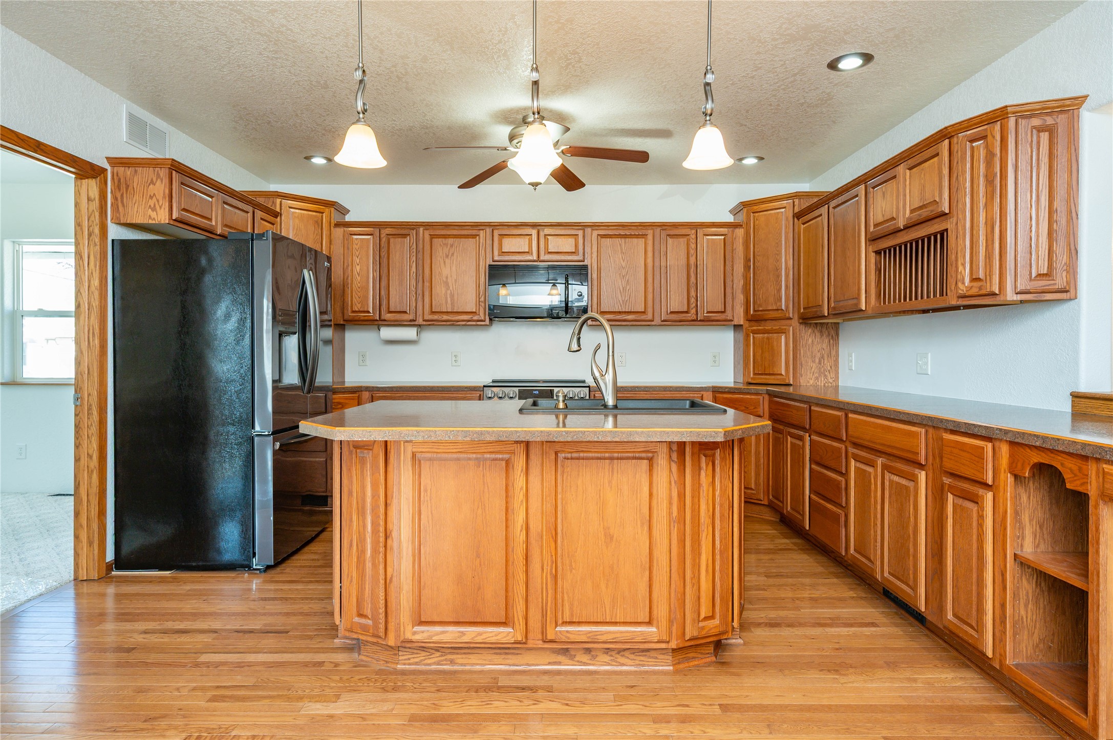 807 E 23rd Court