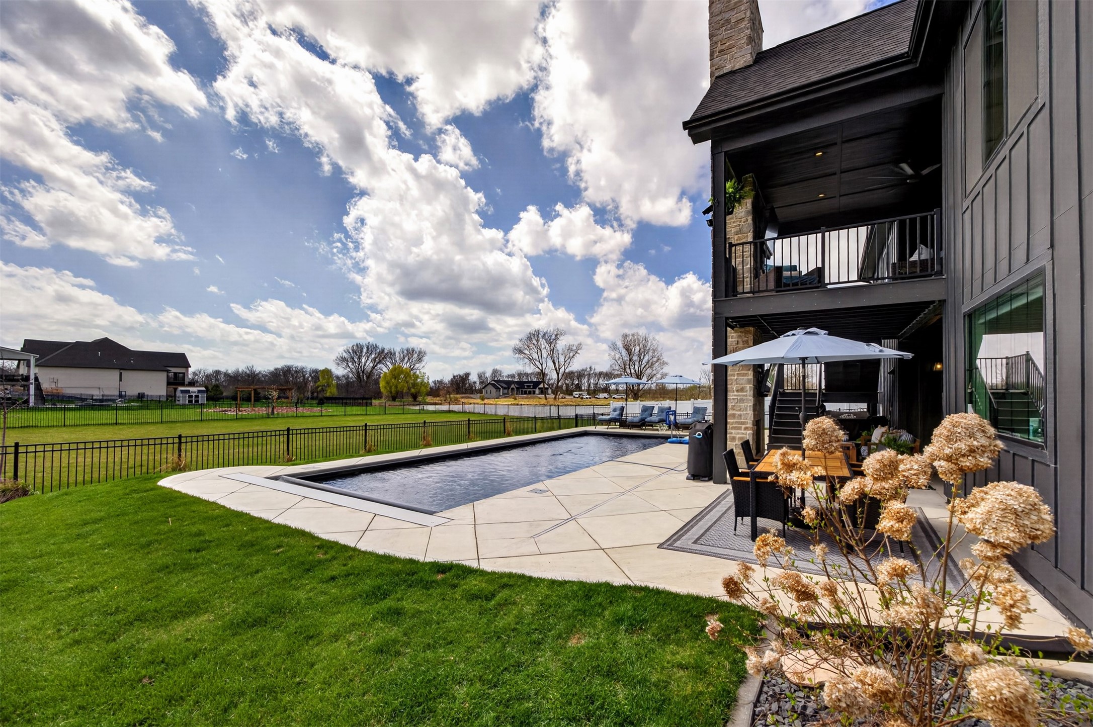 5822 NE Oak Drive