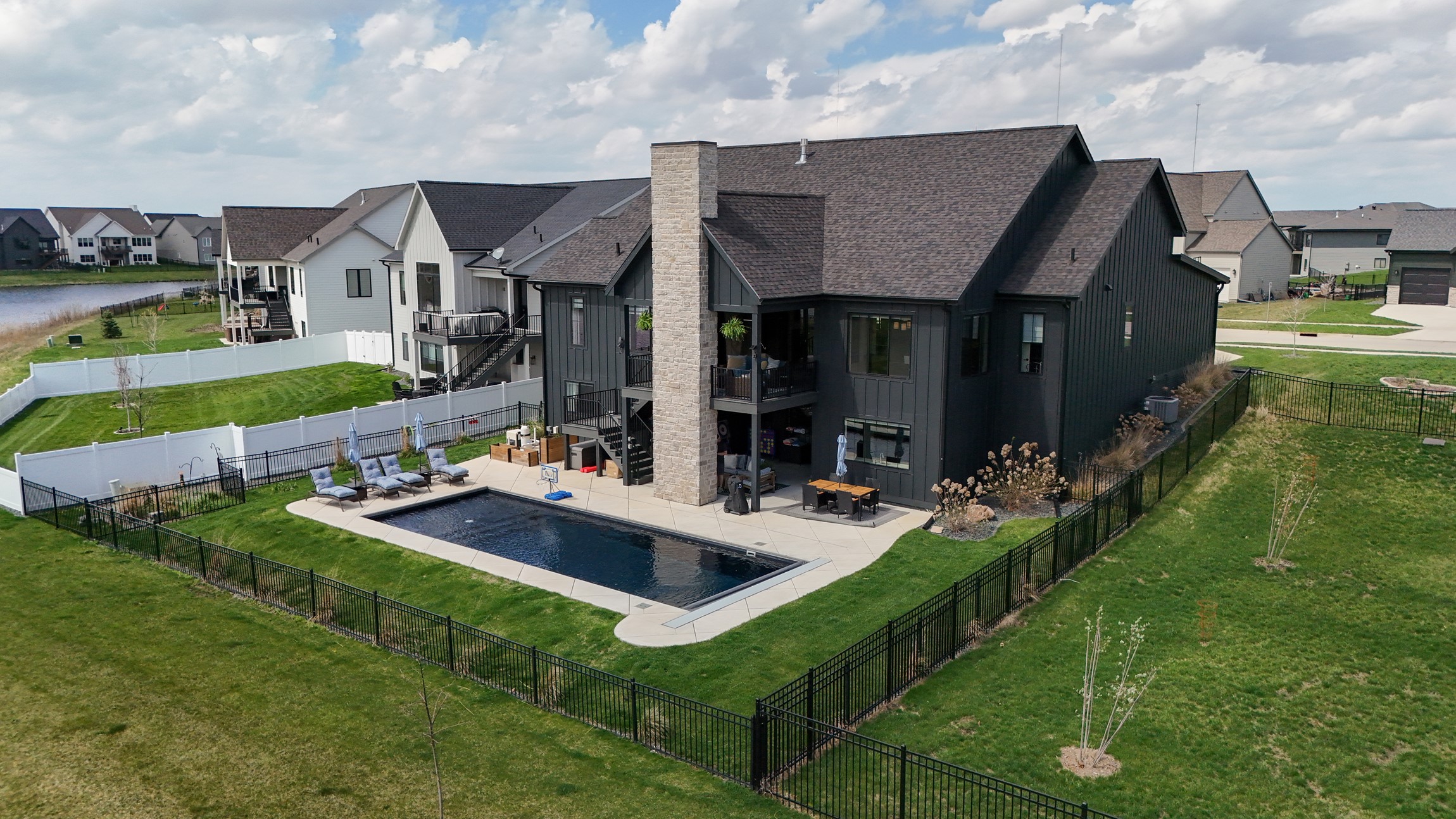 5822 NE Oak Drive