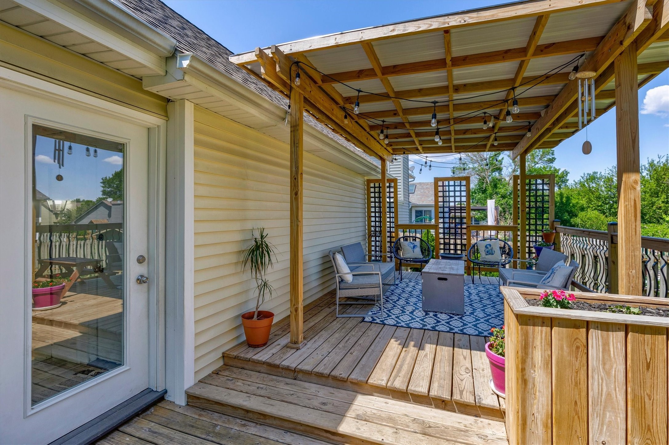 817 SE Rio Circle