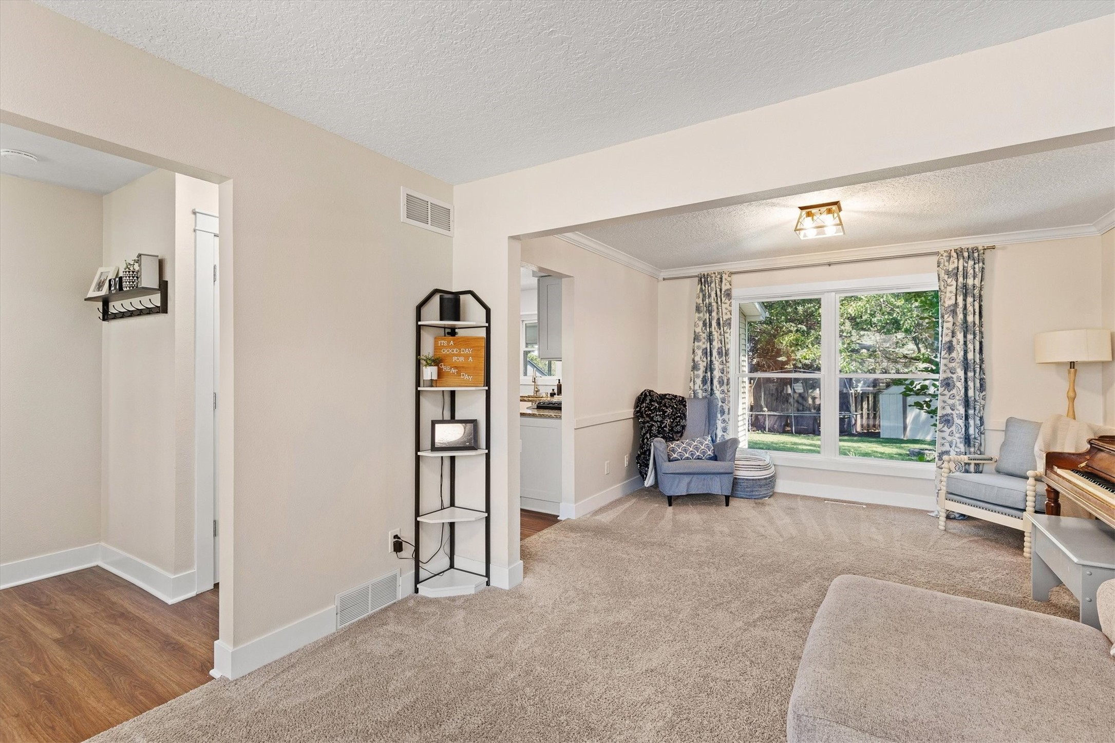 817 SE Rio Circle