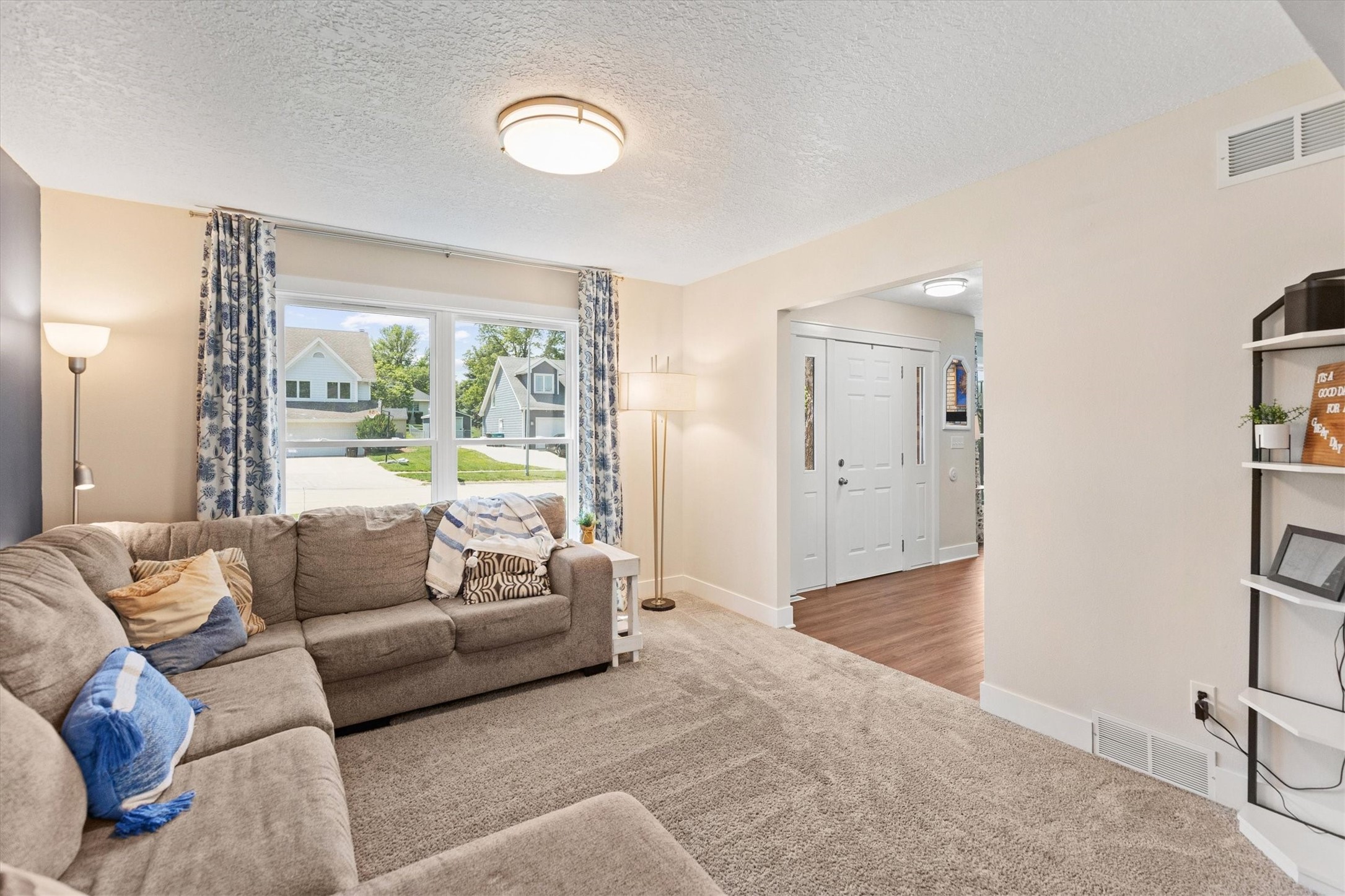 817 SE Rio Circle