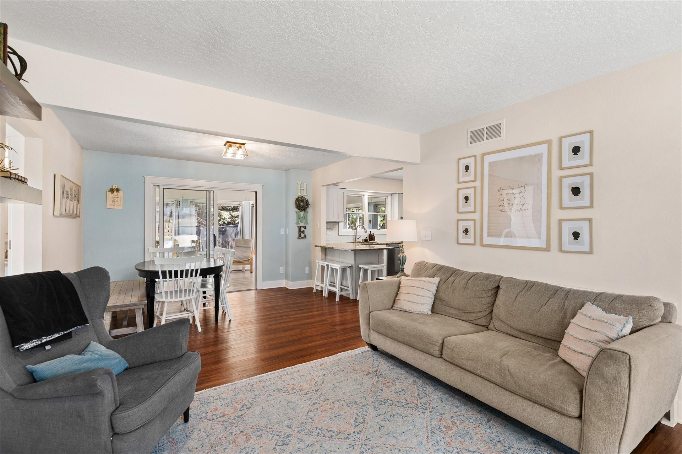 817 SE Rio Circle