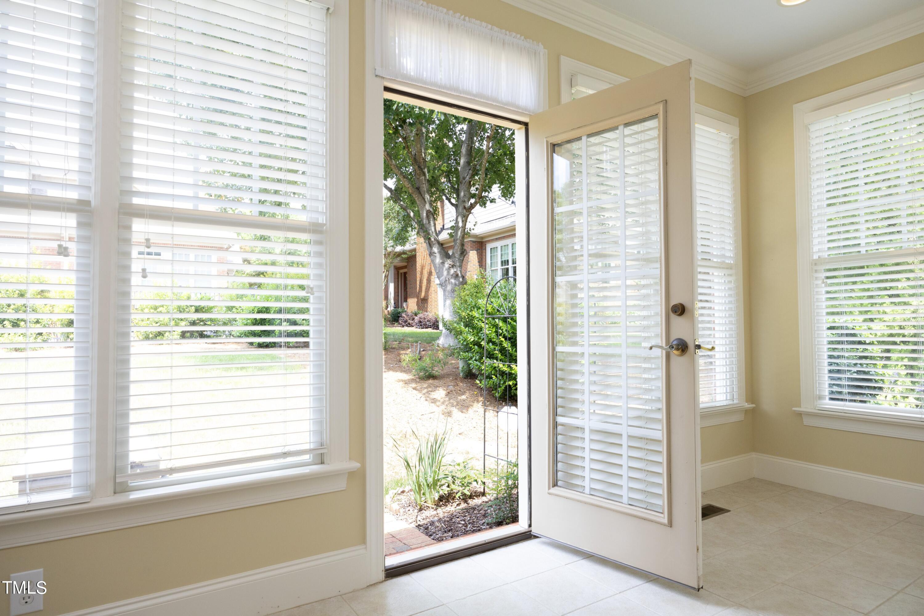 8805 Leeshire Lane