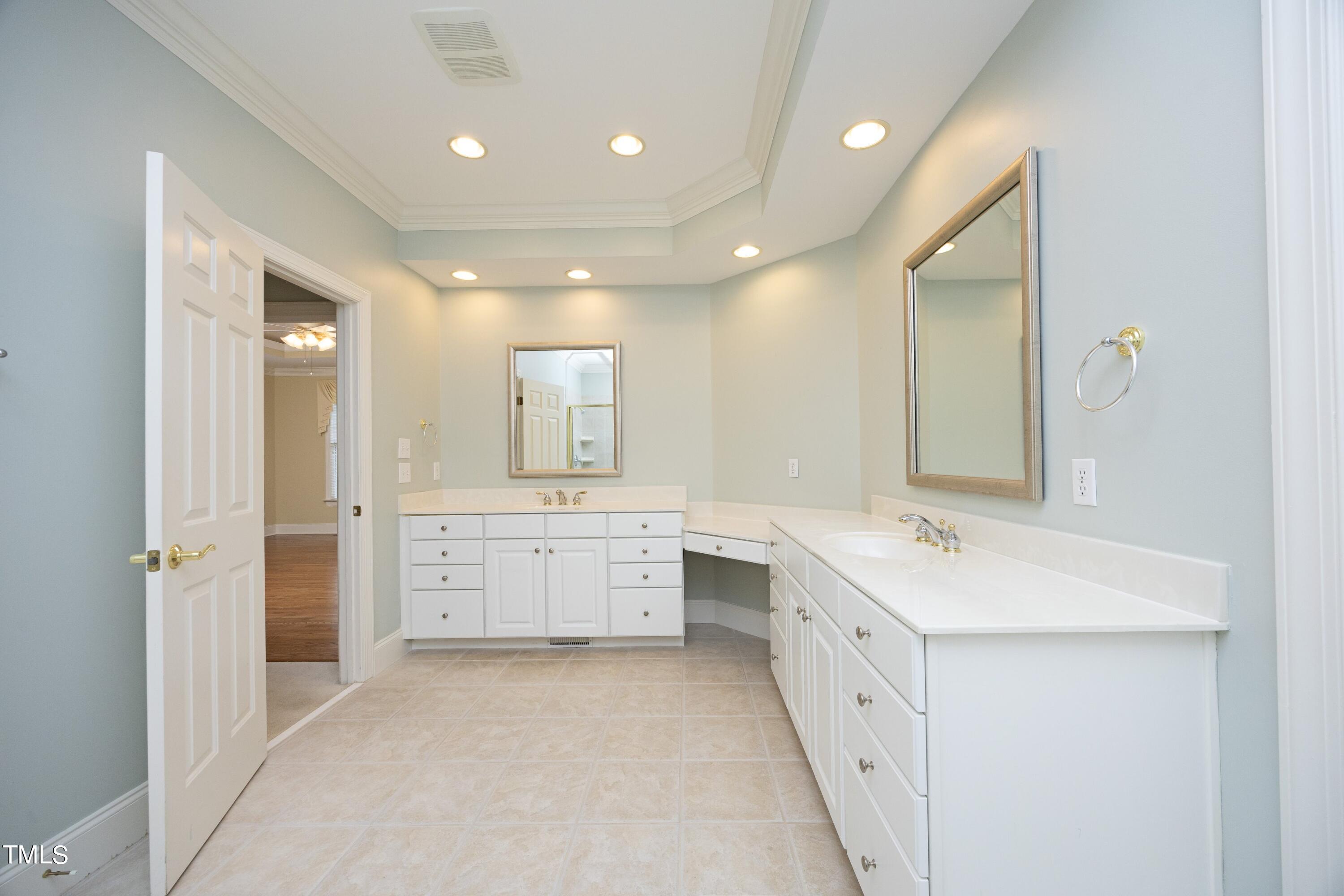 8805 Leeshire Lane