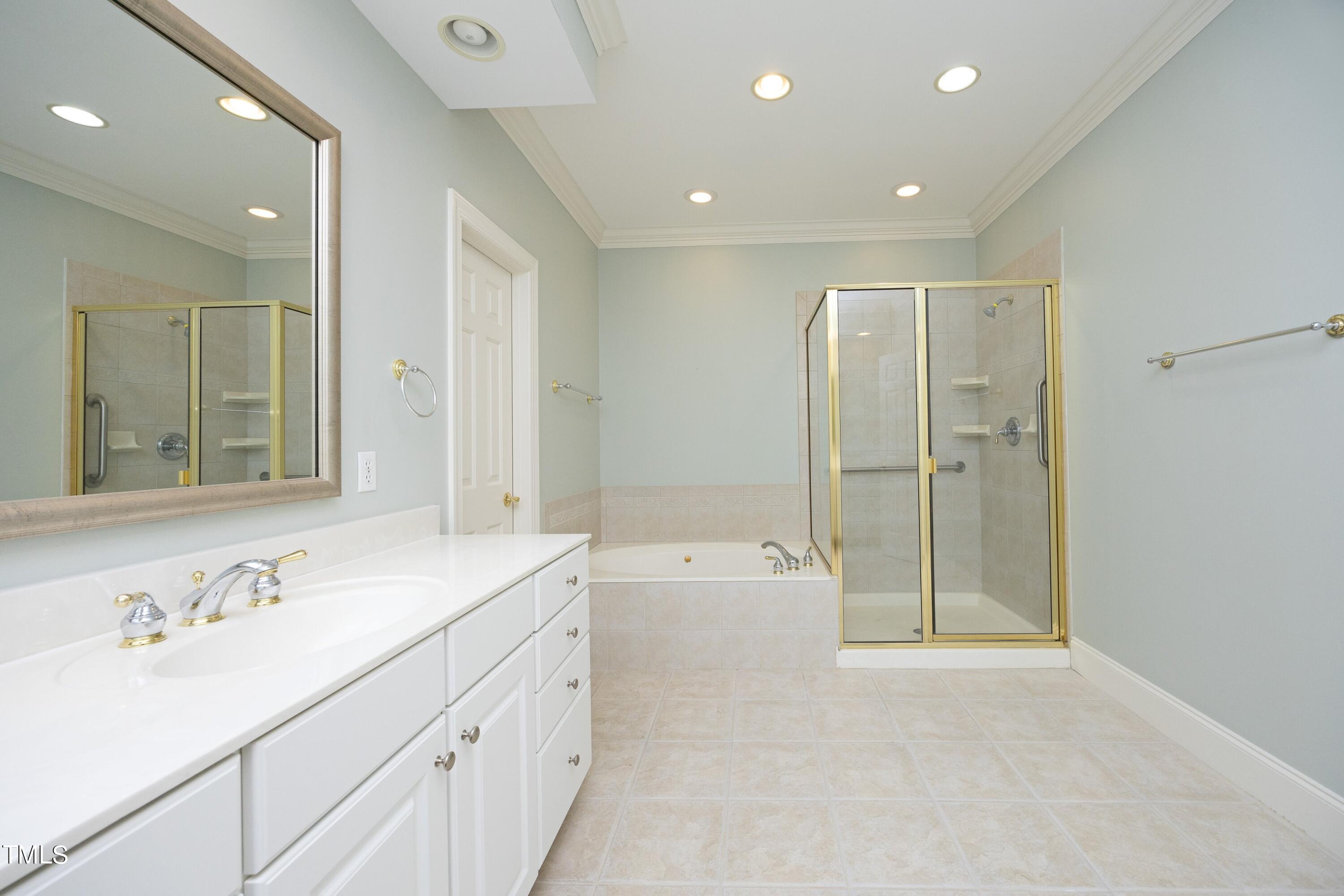 8805 Leeshire Lane