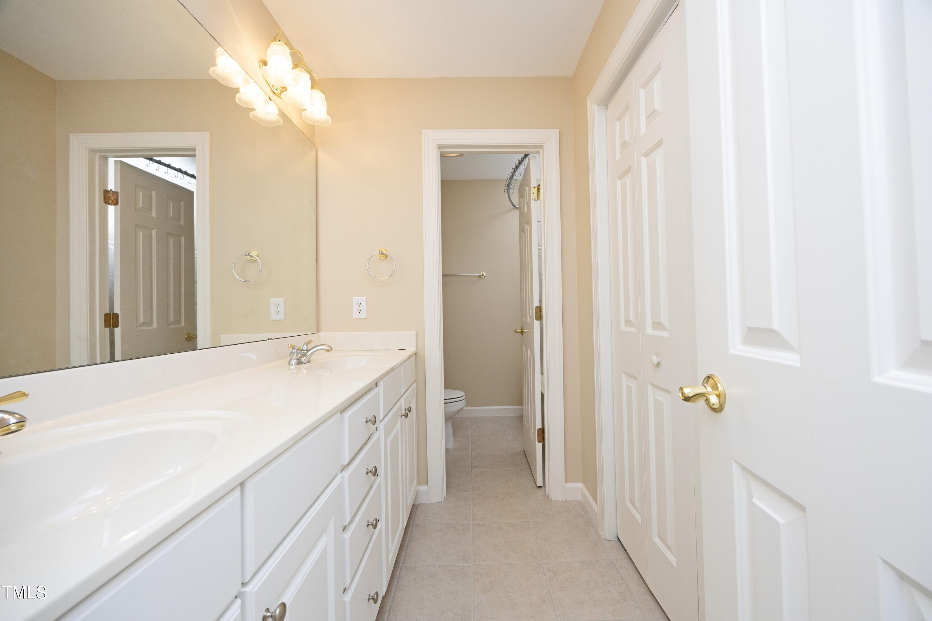 8805 Leeshire Lane