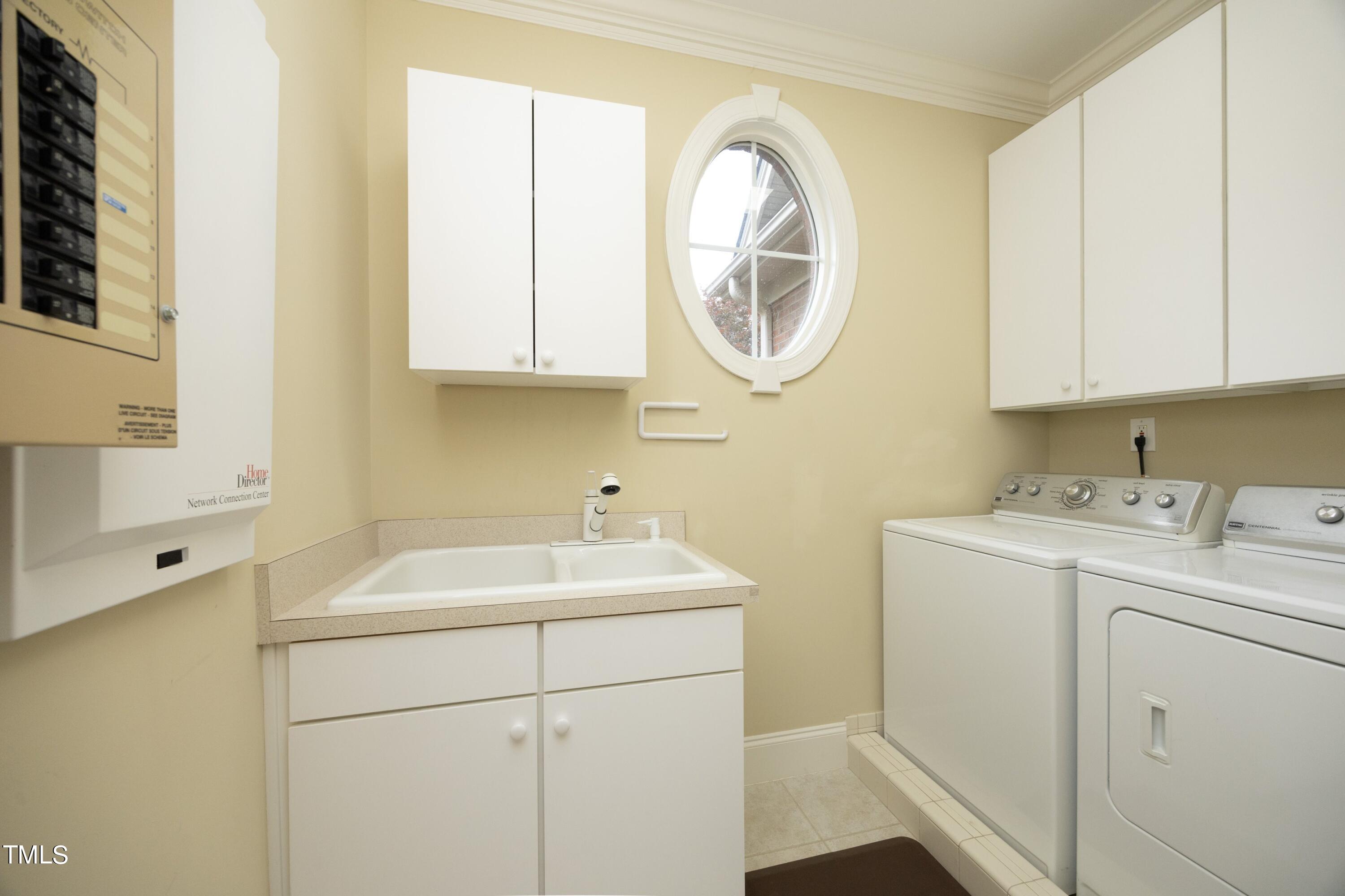 8805 Leeshire Lane