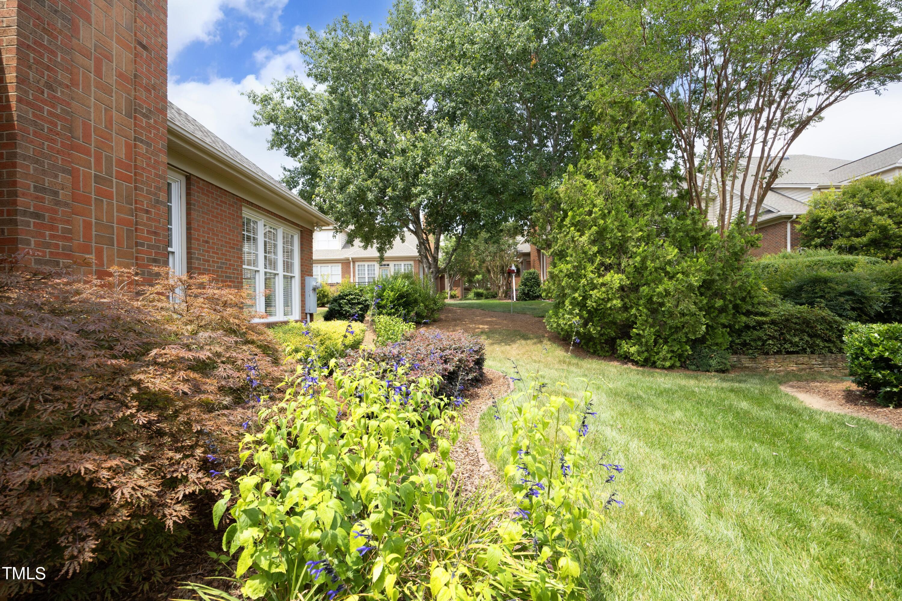 8805 Leeshire Lane