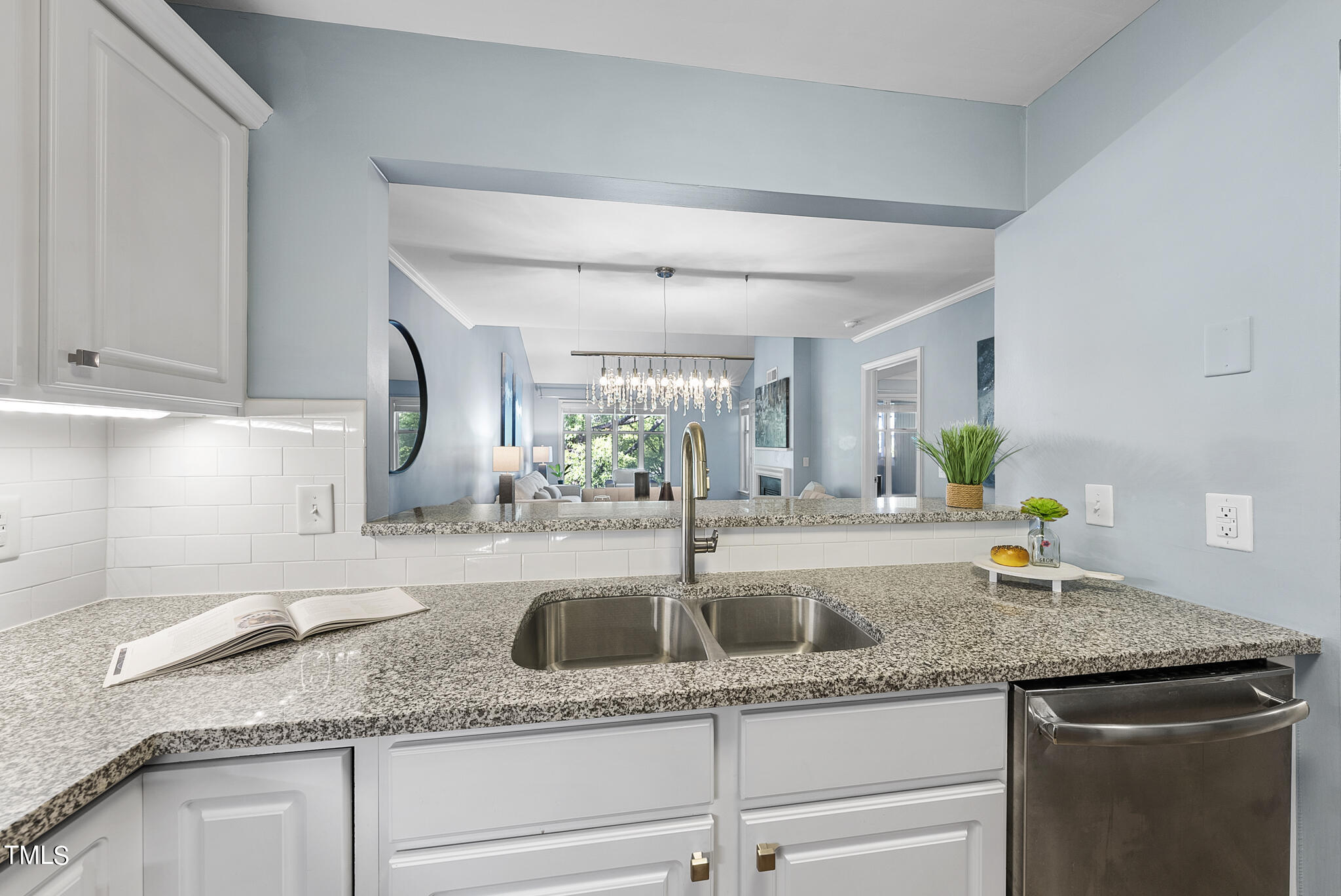 1221 Westview Lane # 305