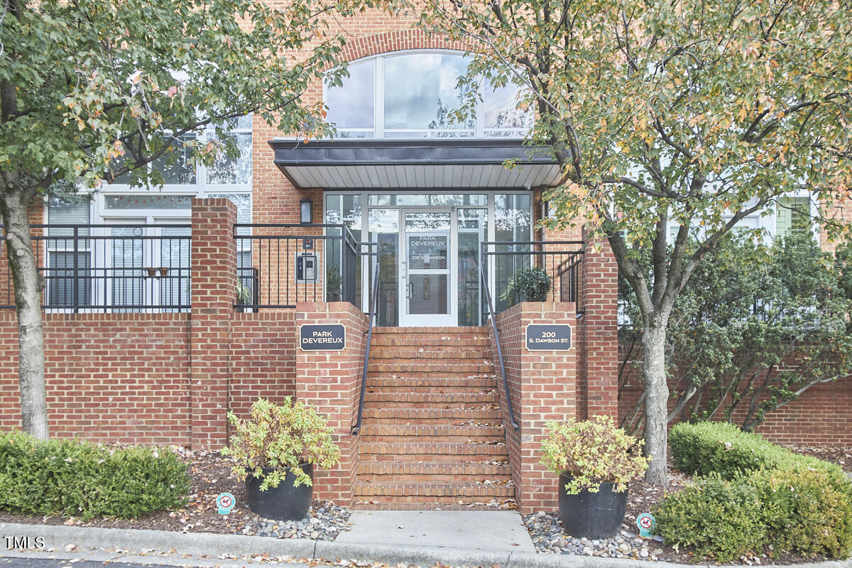 200 S Dawson Street # 303