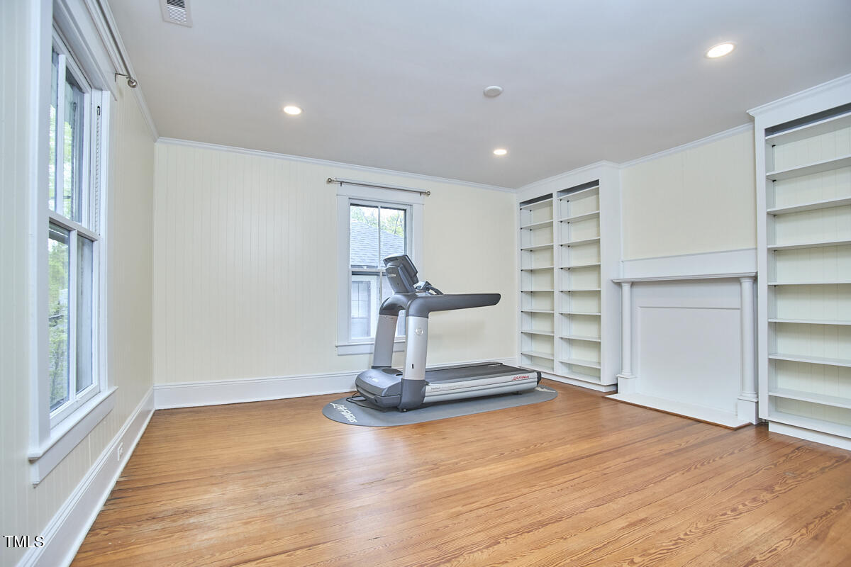 1005 W Lenoir Street