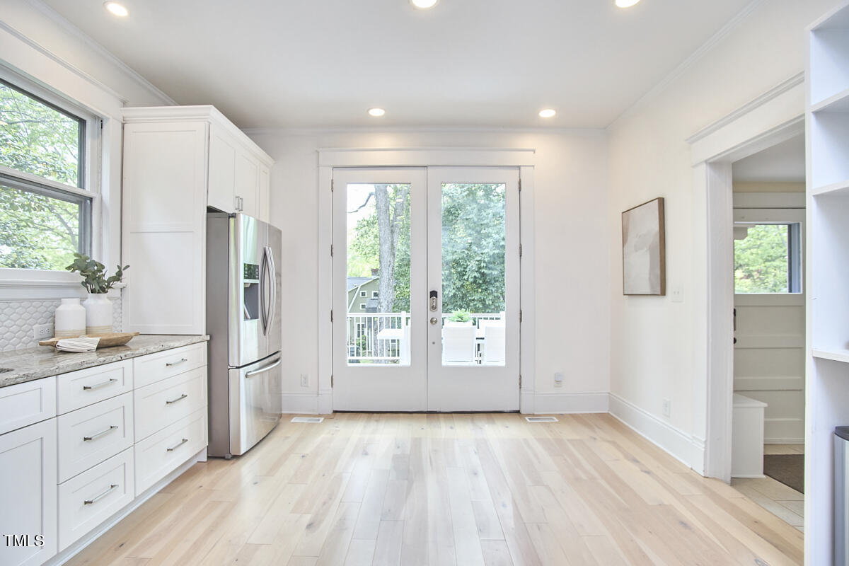 1005 W Lenoir Street