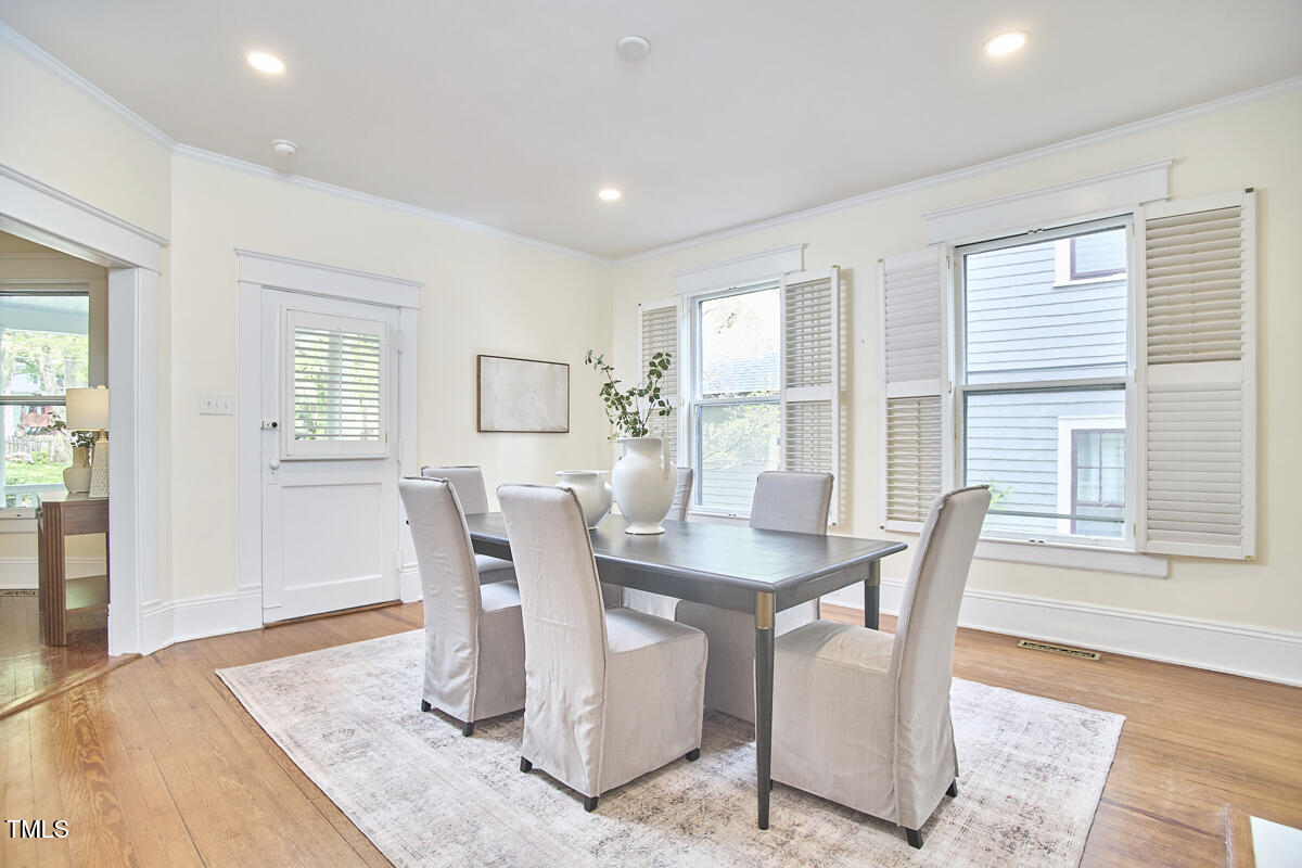 1005 W Lenoir Street