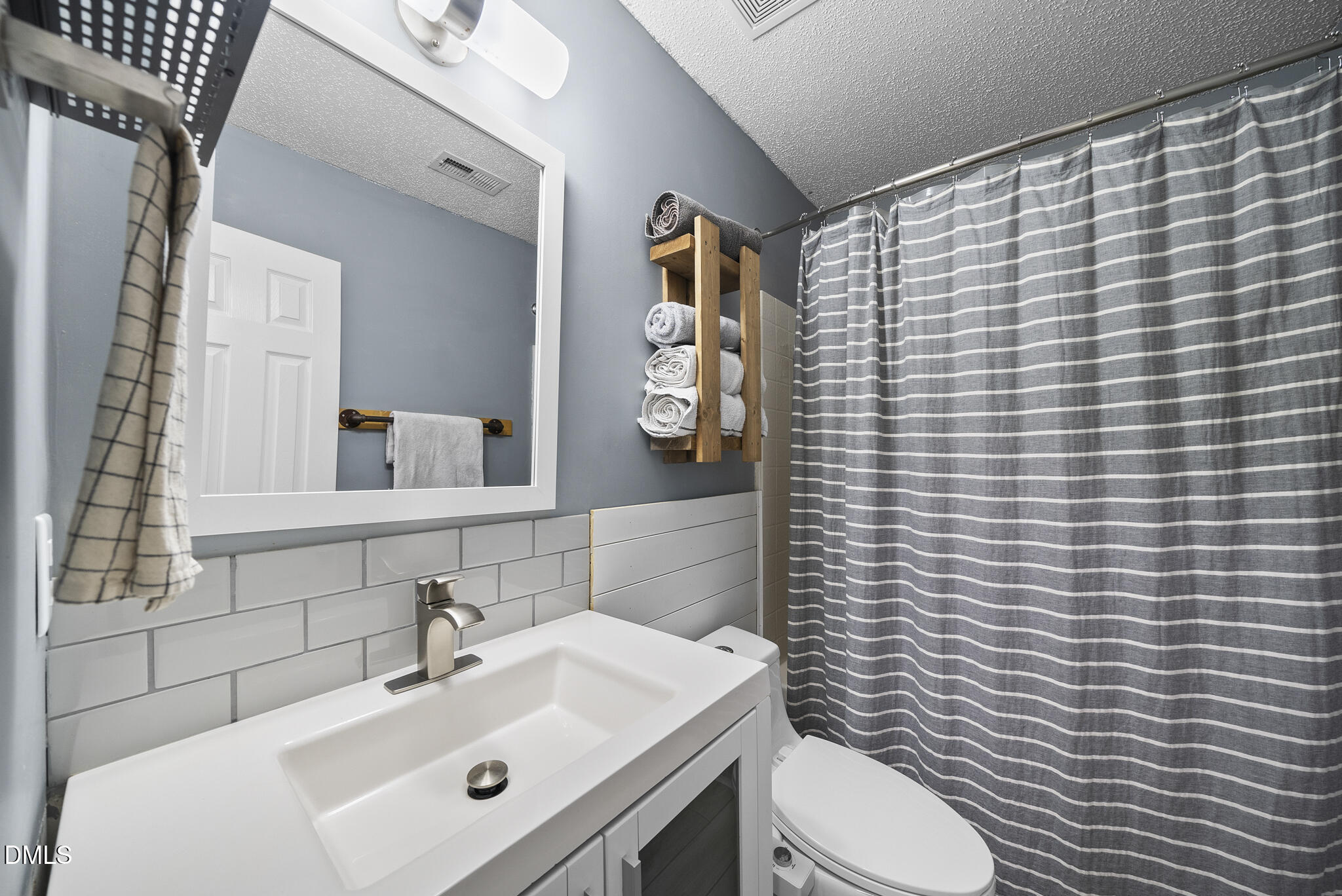 5009 Silverdene Street