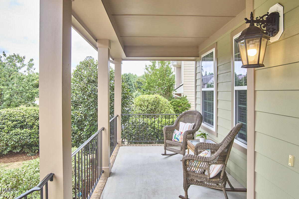 304 Shorehouse Way