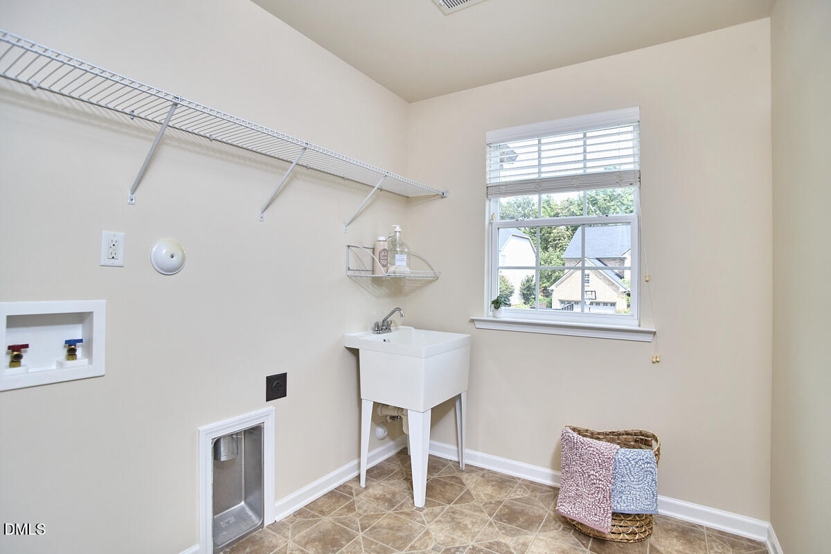 304 Shorehouse Way