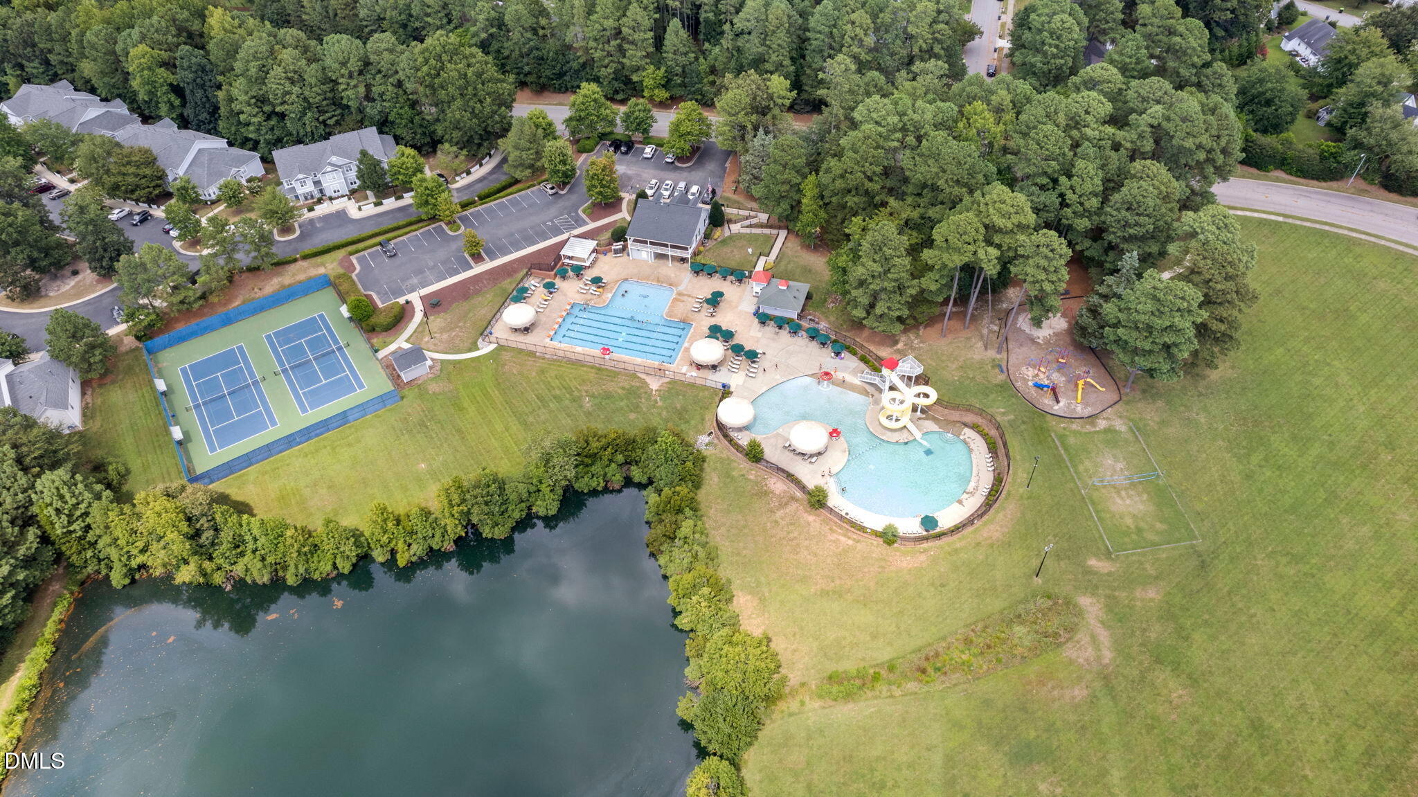 304 Shorehouse Way