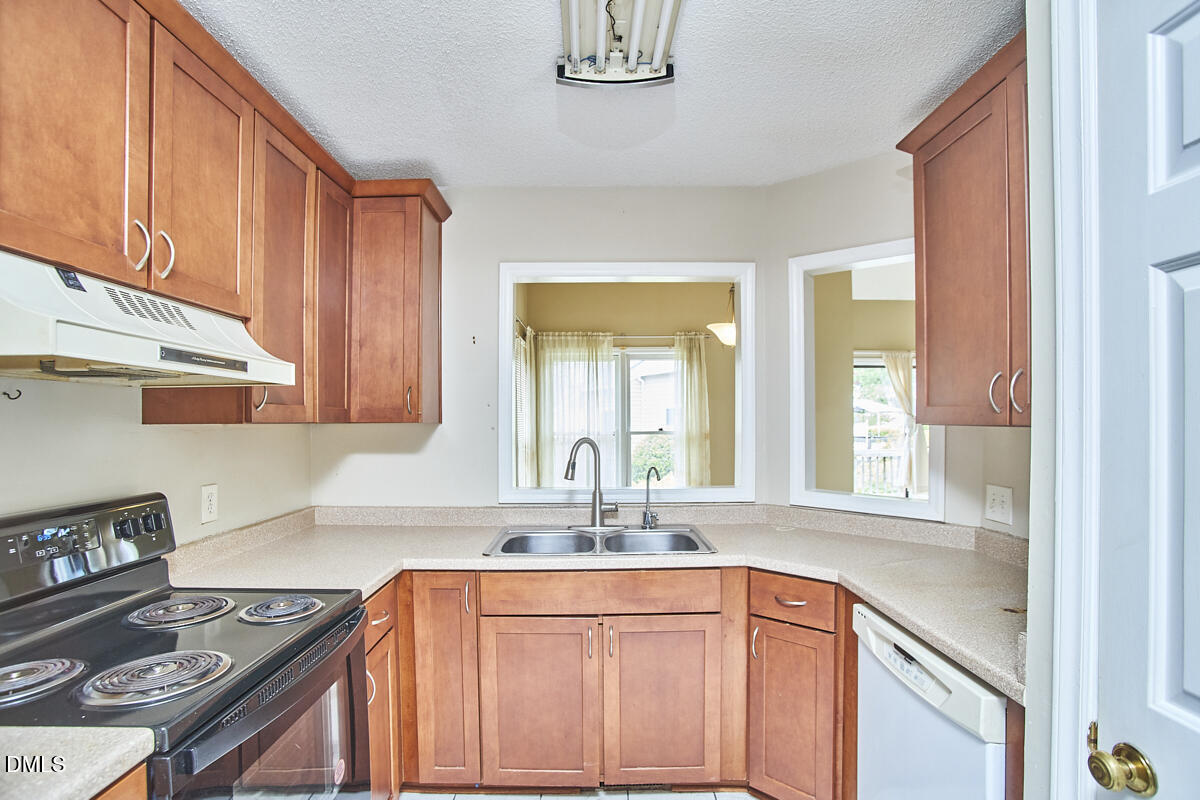 9 Hickory Wood Square