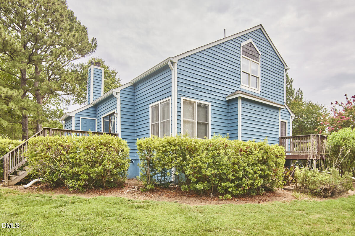 9 Hickory Wood Square