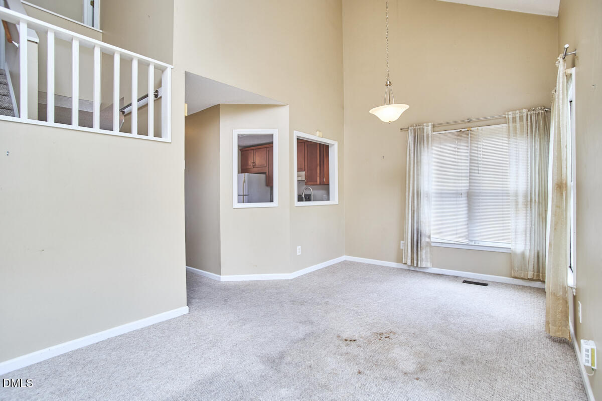 9 Hickory Wood Square