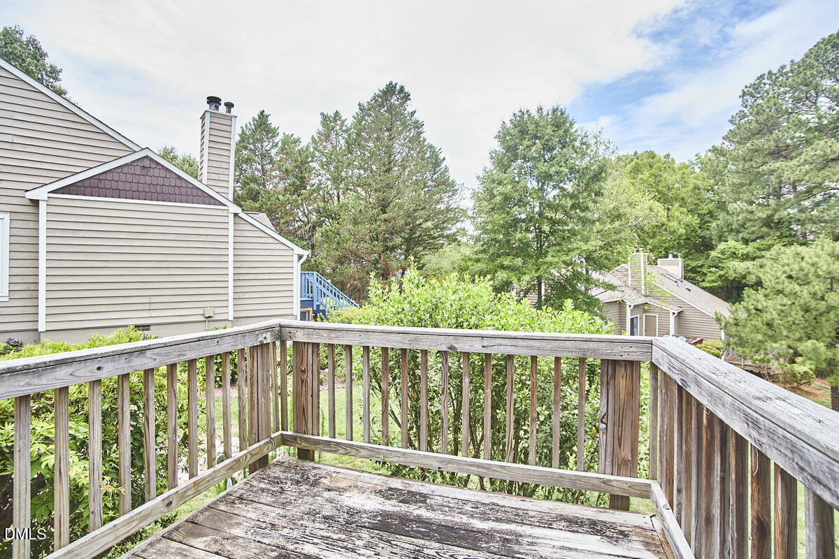 9 Hickory Wood Square