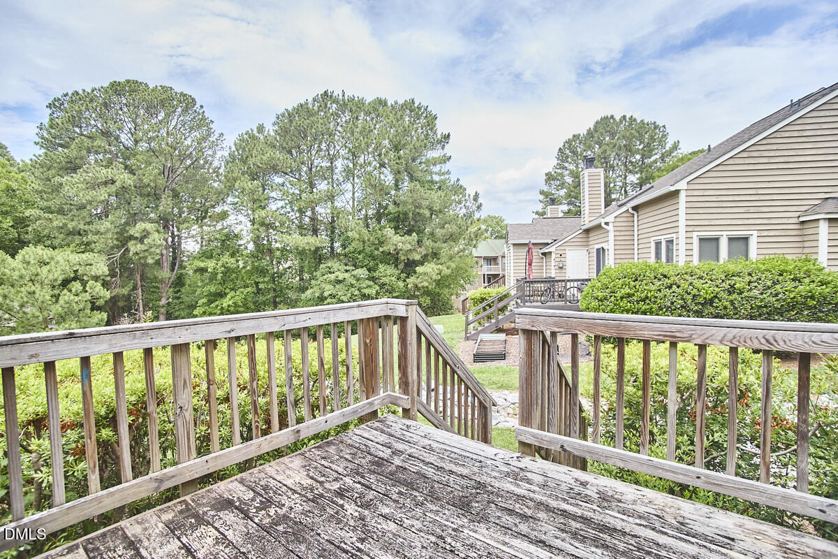 9 Hickory Wood Square