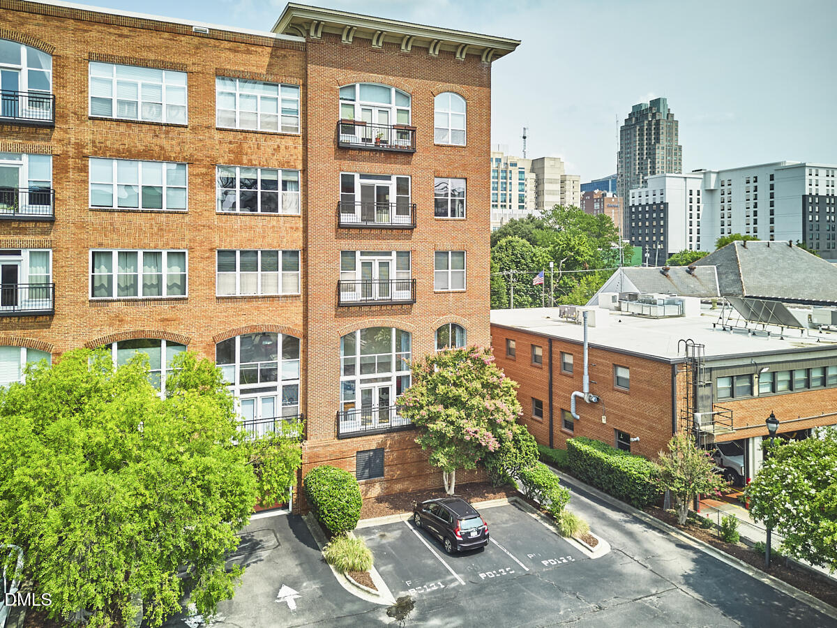200 S Dawson Street
