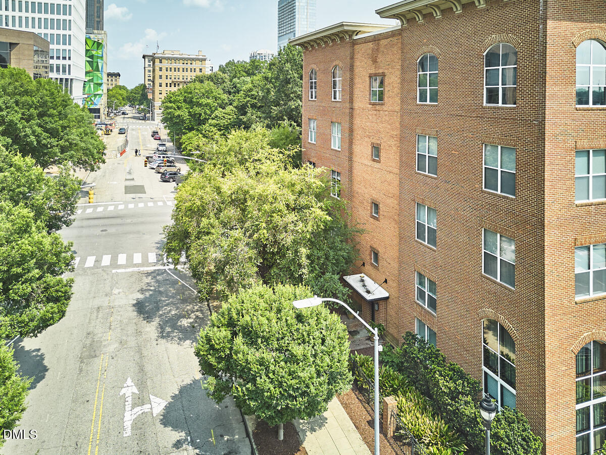 200 S Dawson Street