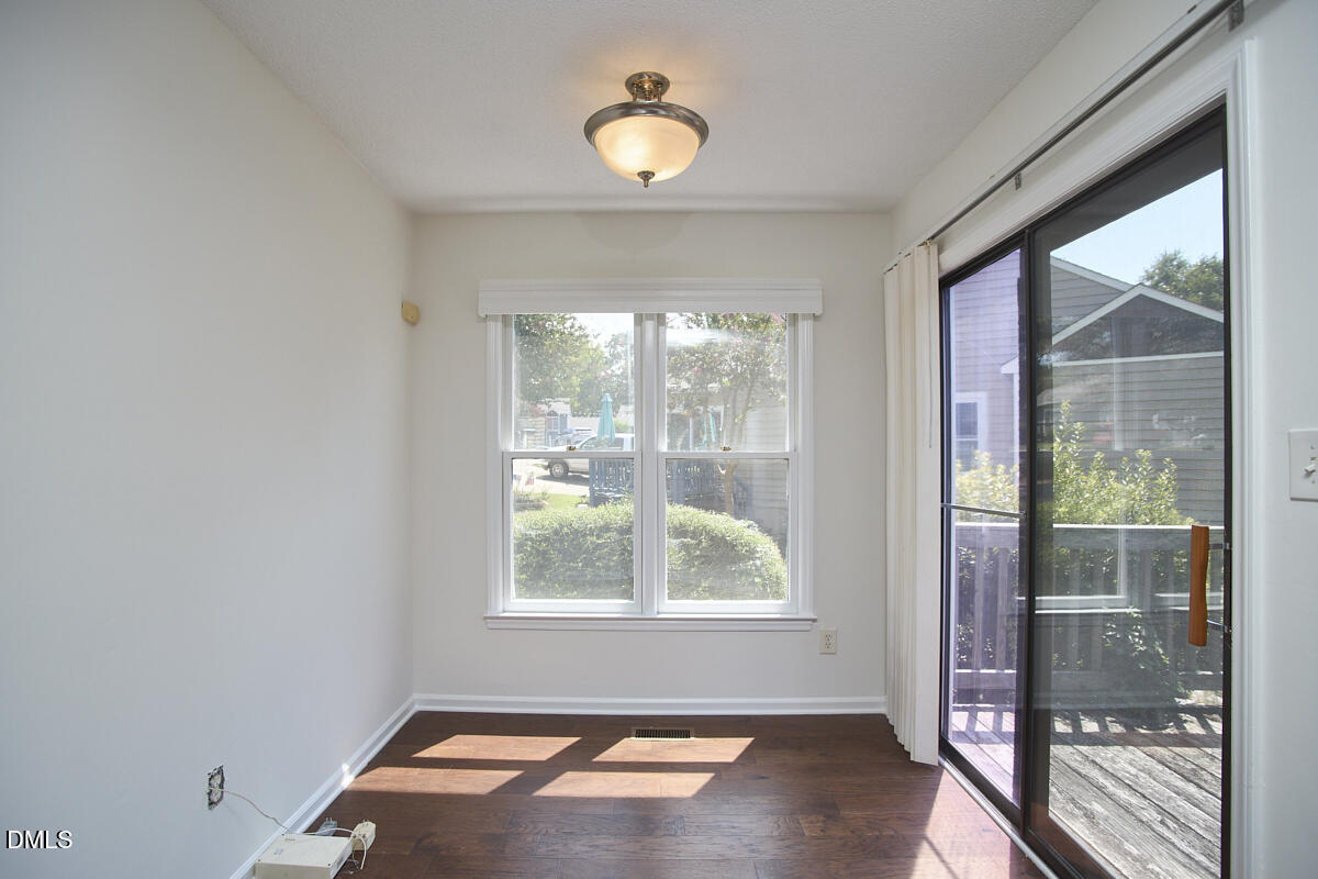 9 Hickory Wood Square