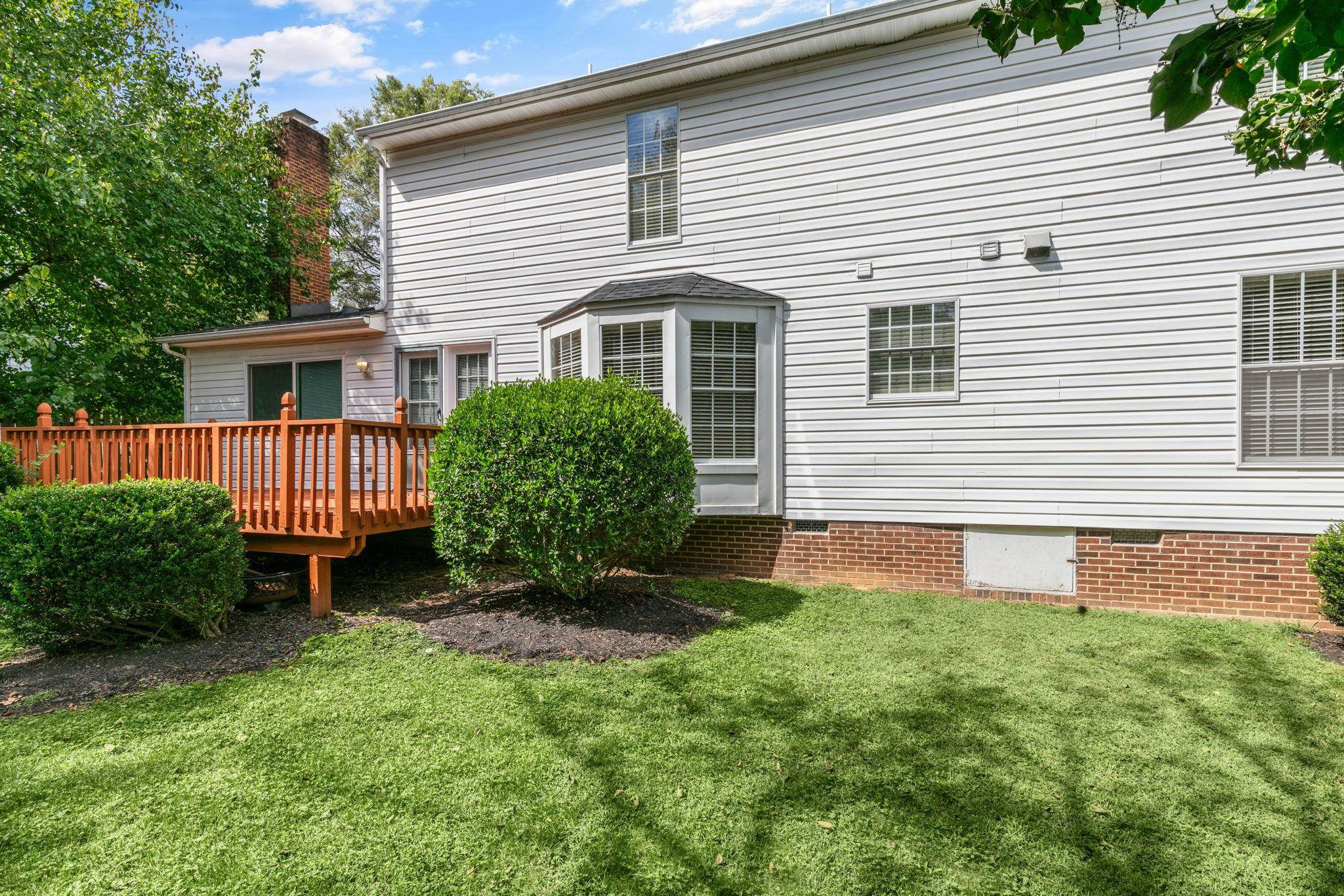 2232 Heathrowe Place