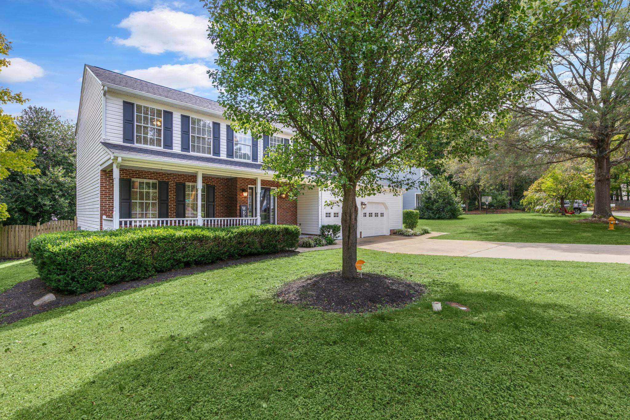 2232 Heathrowe Place