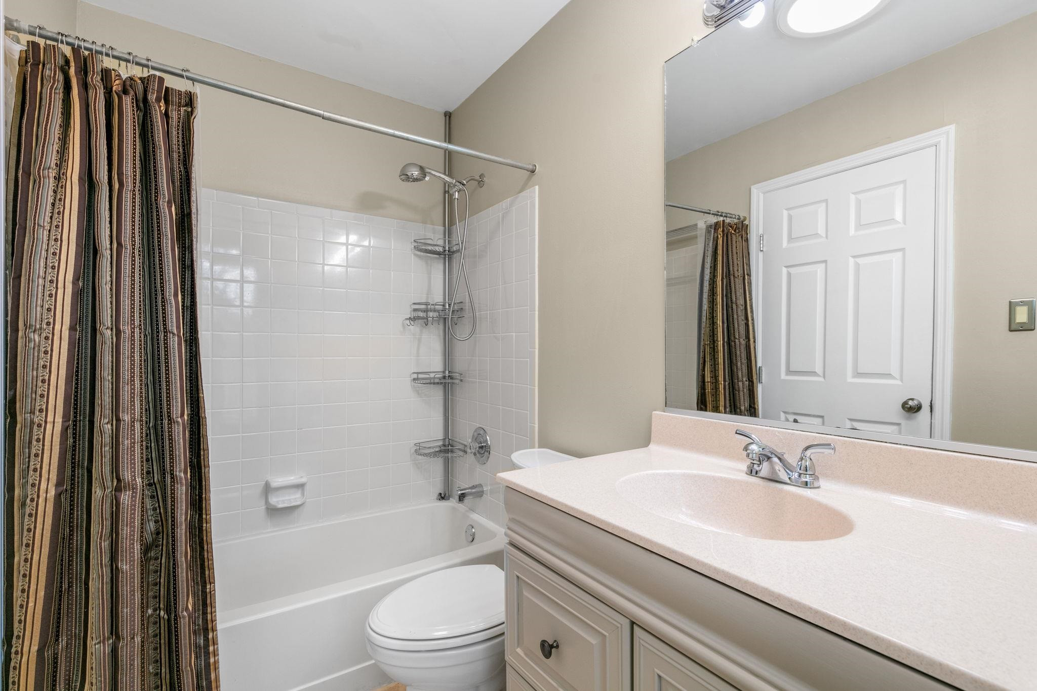 2232 Heathrowe Place