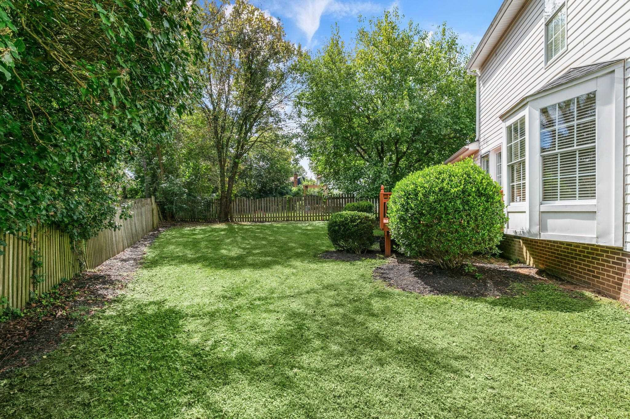 2232 Heathrowe Place