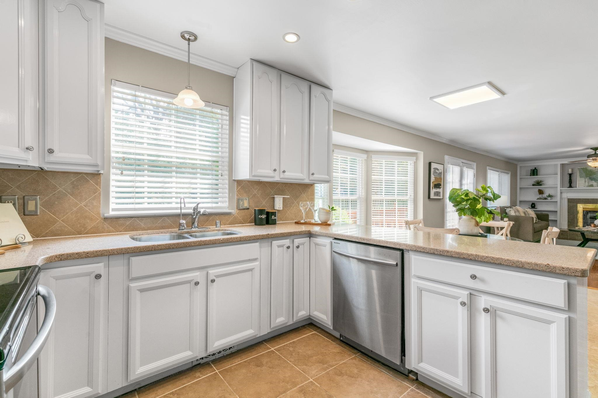 2232 Heathrowe Place