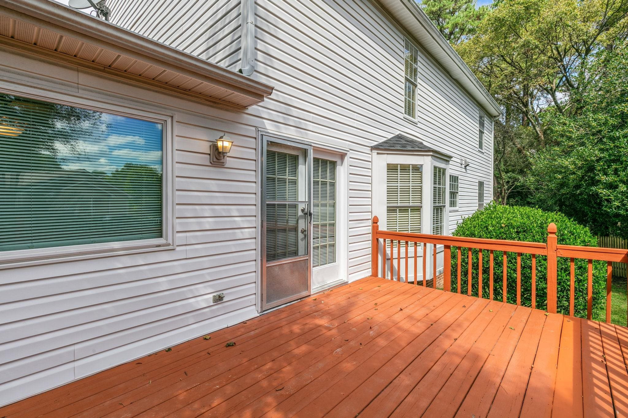 2232 Heathrowe Place