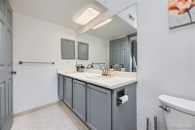 3010 W Prentice Avenue Unit: J