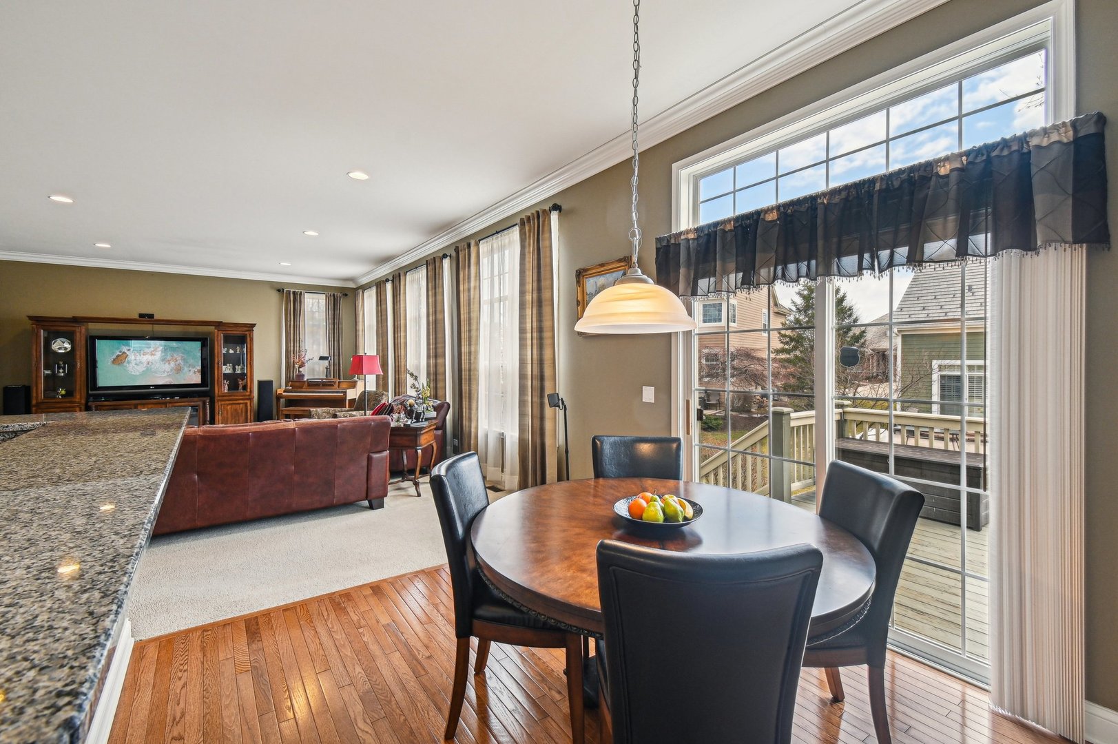 1037 MORAY Drive