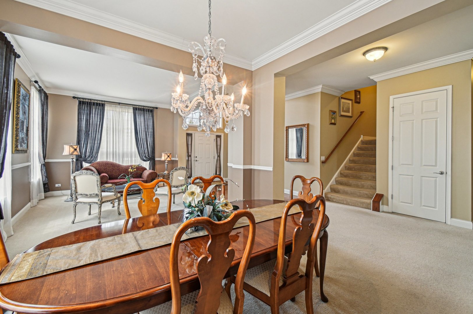 1037 MORAY Drive