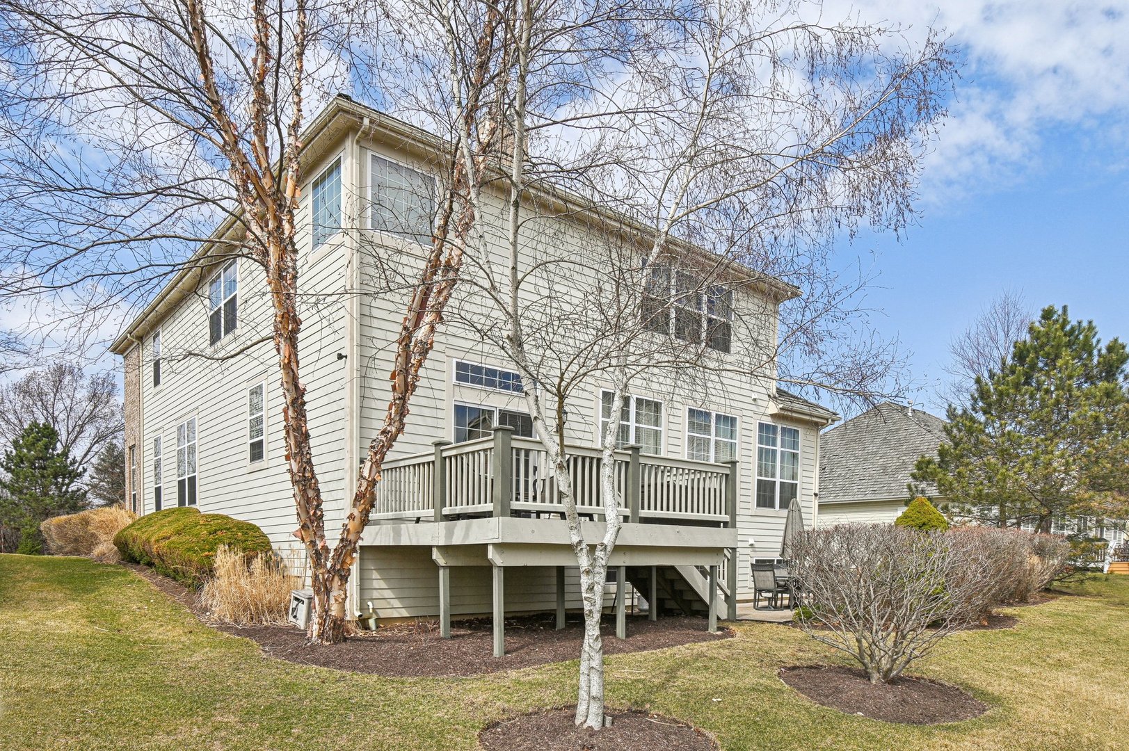 1037 MORAY Drive