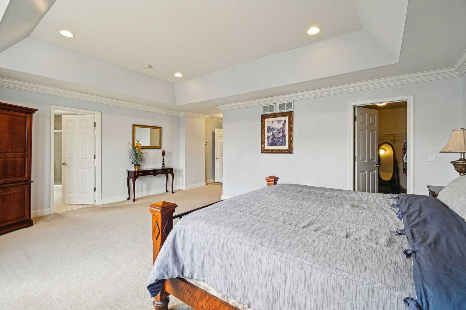 1037 MORAY Drive