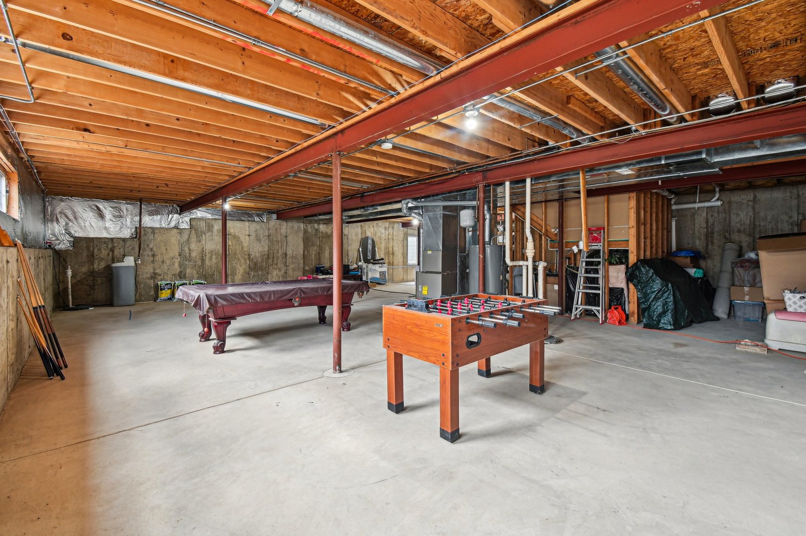 1037 MORAY Drive